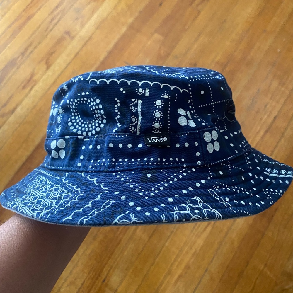 Vans Blue Paisley Bandana Reversible unisex Bucket Hat